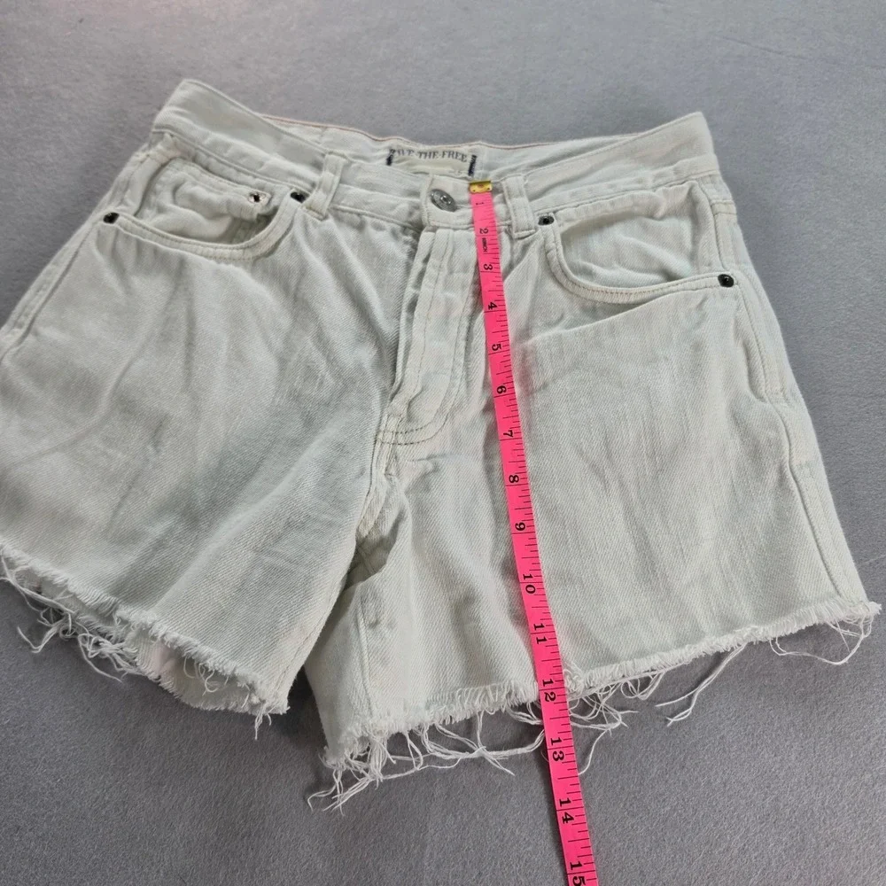 We The Free Free People Ivy Mid Rise Denim Shorts Cream Raw Hem Button Fly 25